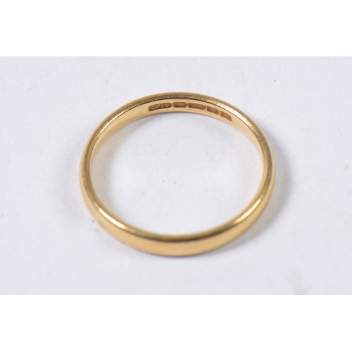 155 - A 22ct Gold Wedding Ring. Weighing: 2.4 grams. Size: K.