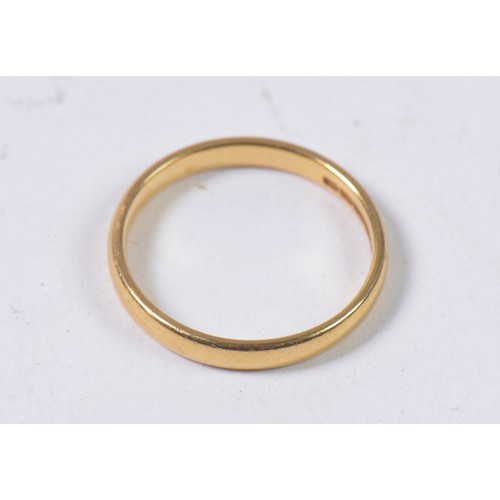 155 - A 22ct Gold Wedding Ring. Weighing: 2.4 grams. Size: K.