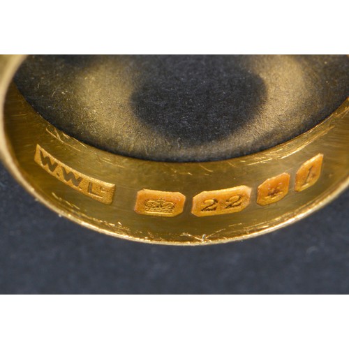 192 - A 22ct Gold Wedding Band. Weighing: 5.3 grams. Size: N.