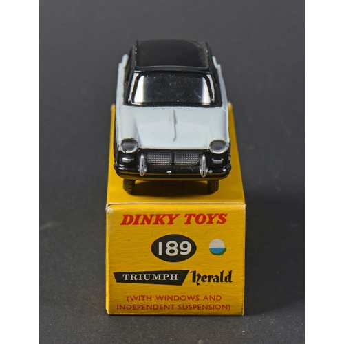 551 - A Scarce model of a Dinky No: 189 