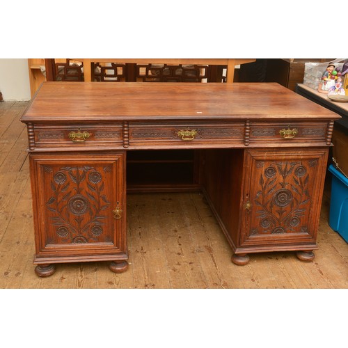 616 - A 19th Century Colonial Hardwood Pedestal Desk in the Aesthetic taste, possibly Indian. Measuring: 1... 