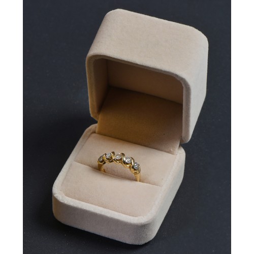 52 - A Ladies 14ct Gold & Five Stone Rolling Waves Dress Ring. Size: P. Weighing: 5 Grams.