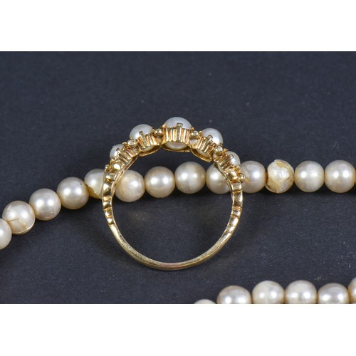 68 - A Ladies Pearl set Dress Ring & a Pearl Necklace. Weighing: 3.3 grams.