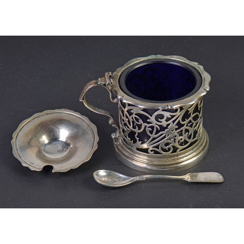 196 - A Silver pierced & Floral Mustard Pot with lid. Weighing: 121 grams. Sheffield N. Maker: Atkins Bros... 