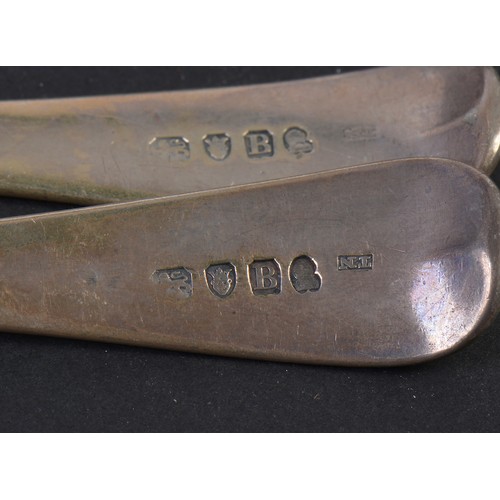 200 - A Pair of Old English Pattern Georgian Table Spoons. Weighing: 130 grams.