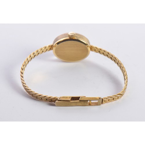 230 - A Ladies 9ct Gold 