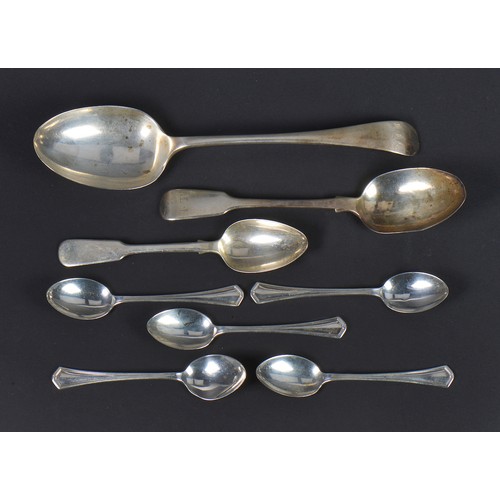 18 - A Silver Table Spoon, Desert Spoon & 6 Tea Spoons. Weighing: 187 grams.