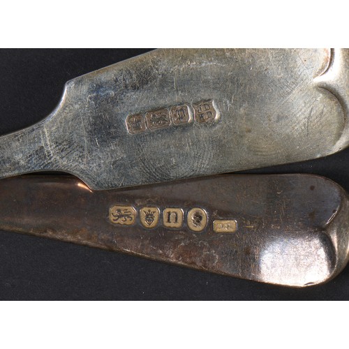 21 - A Pair of Georgian Old English Table Spoons & a Pair of Fiddle pattern Table Spoons. Weighing: 287 g... 