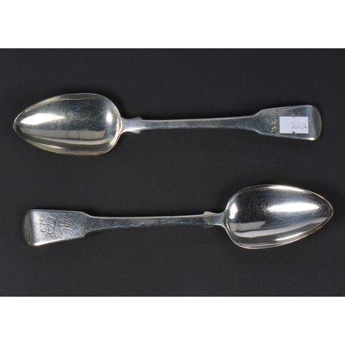 22 - A Pair of Georgian Fiddle pattern Table Spoons. Weighing: 128 grams.