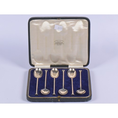 30 - Six Silver Seal Topped Tea Spoons in Case.