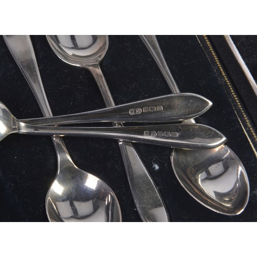 87 - A Cased Set of Six Silver Coffee Spoons & Six Demitasse Tea Spoons in Case. Weighing: 137 grams.