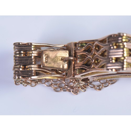 236 - A Ladies Three Bar Pin & Key patterned 9ct Gold Gate Bracelet. Weighing: 23 grams.