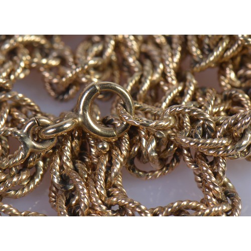 241 - A Ladies 9ct Gold Twist Link Necklace. Measuring: 38cms. Weighing: 31 grams.