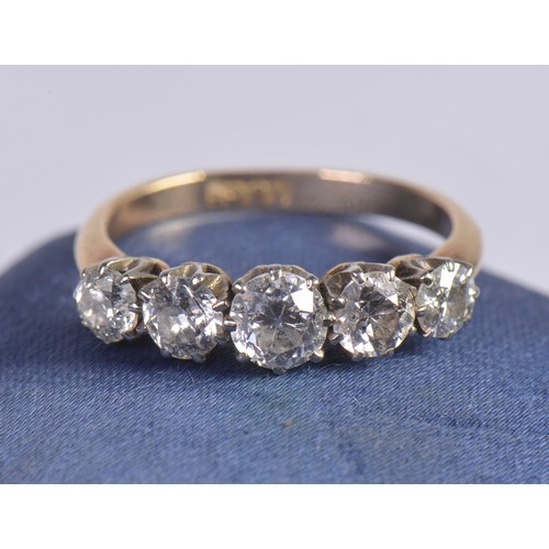 246 - A Lovely Ladies Five Stone 18ct Gold Diamond Ring. Weighing: 3.7 grams. Size: Q.