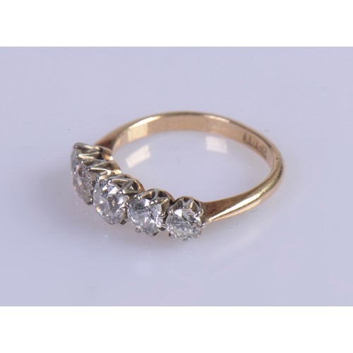 246 - A Lovely Ladies Five Stone 18ct Gold Diamond Ring. Weighing: 3.7 grams. Size: Q.