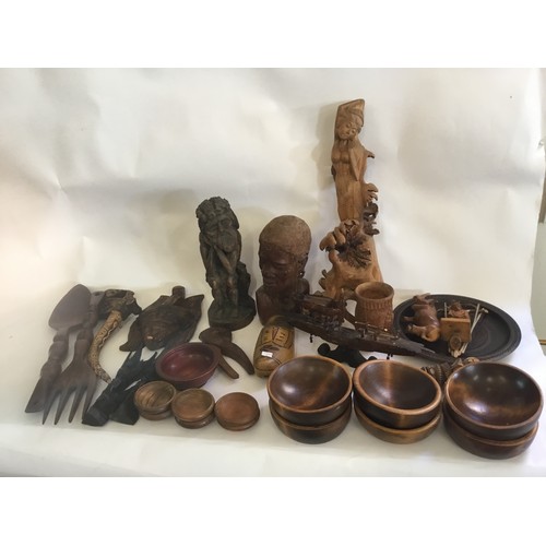 589 - A Large Collection of Treen to include American turned Bowls, Nut Crackers, African Wood Carvings, D... 