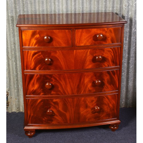 666 - A Victorian design Mahogany Bow Front Chest of Two Short & Three Long Drawers. Measuring: 90cms acro... 