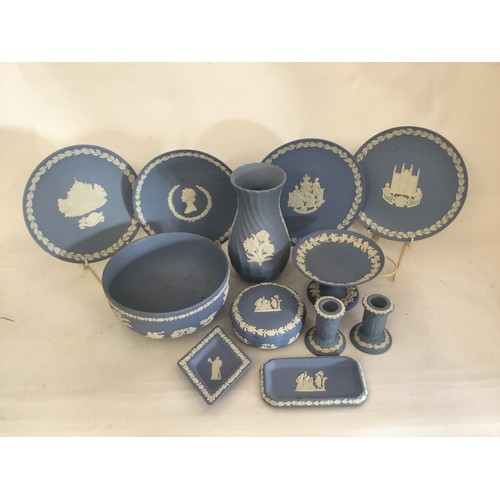 906 - A Collection of Vintage Wedgwood to include Four Plates from the 1980s/1990s, a Vase, Bowl, Two Pins... 