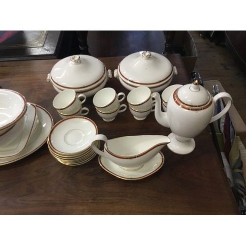 932 - A Full Wedgwood Dinner Set in the Colorado pattern which is designed with the Autumn Colours of Colo... 