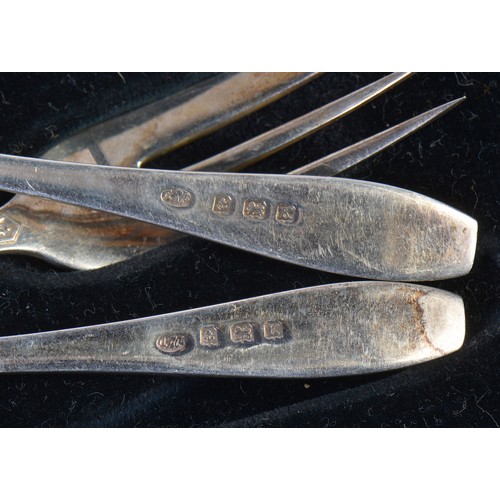 2 - A Set of Six Silver America patterned Pastry Forks with ribbed edging in Case. Birmingham K. Weighin... 