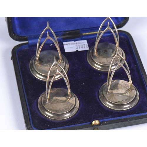 20 - A George Unite Set of Four Wishbone Silver Place Settings in Original Box. Birmingham O.