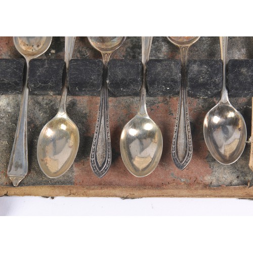 34 - A Set of Six Silver Floral edged Tea Spoons & Four Tea Spoons in Case. Weighing: 139 grams.