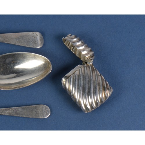 59 - Three Silver Tea Spoons & a Swirl pattern Vesta Case. Weighing: 56 grams.