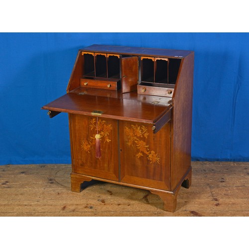 513 - An Edwardian Satin Wood Bureau with Marquetry & Barbers Pole inlay fitted with a Single Drawer & Cup... 