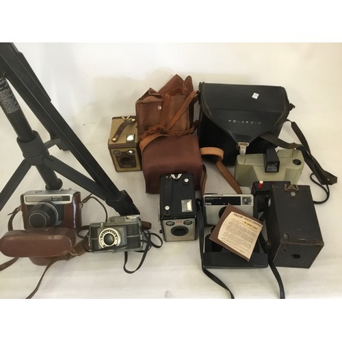 911 - A Collection of Cameras to include Werra with a Carl Zeiss Lens, Ferrania Italian Camera, Three Box ... 