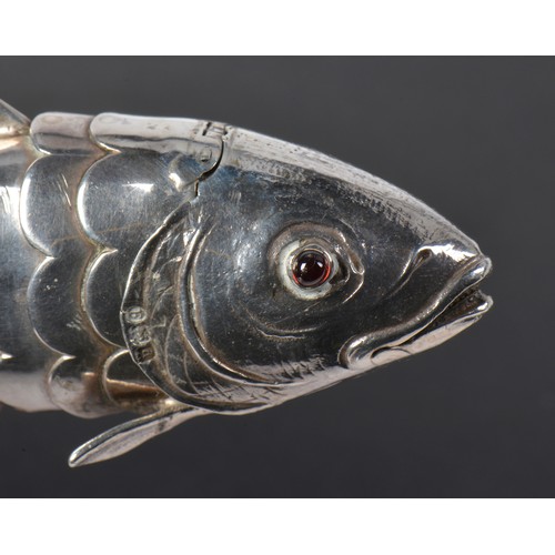 A John Stockwell import marked Reticulated Silver Fish Snuff Box. Import  Marked: London D. Maker T.