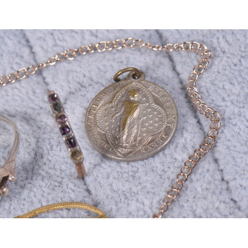 173 - A collection of costume jewellery, to include silver rings, earrings, Silver locket, 925 horseshoe e... 