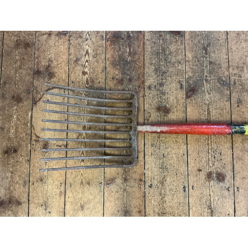 762 - A Large Vintage Railway Fork in Yellow & Red.