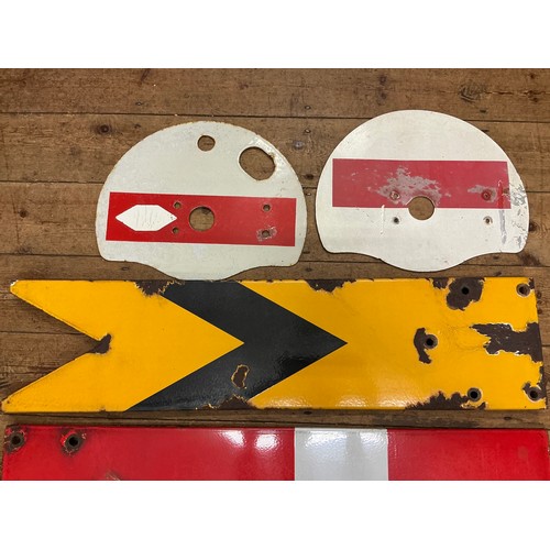 775 - A Collection of Four Original Vintage Railway Tin/Enamel 