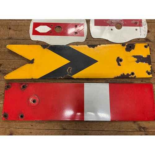 775 - A Collection of Four Original Vintage Railway Tin/Enamel 