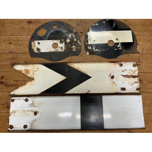 775 - A Collection of Four Original Vintage Railway Tin/Enamel 