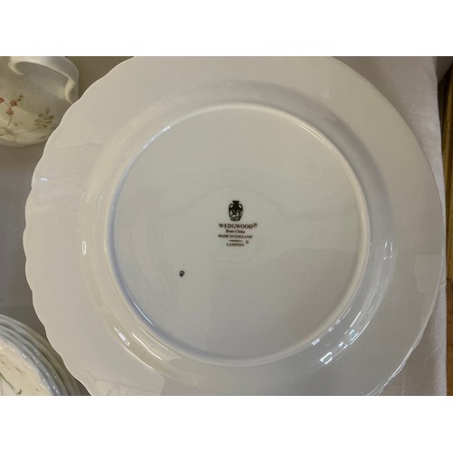 940 - A Large Wedgwood Dinner Service in the 