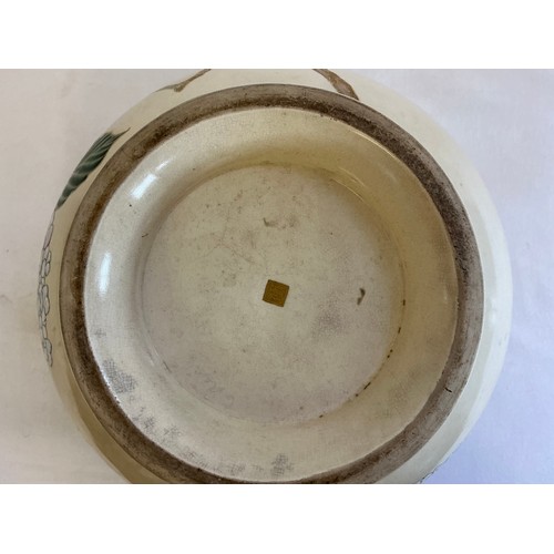 778 - An Art Nouveau Japanese Satsuma Plant Pot with Moriage decoration, gilding & a square seal mark. Mea... 