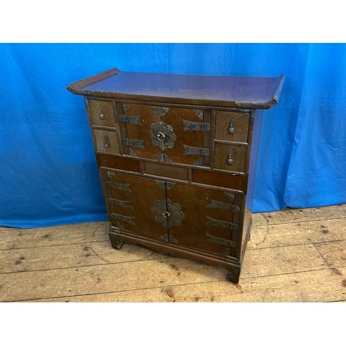 Lot 546       