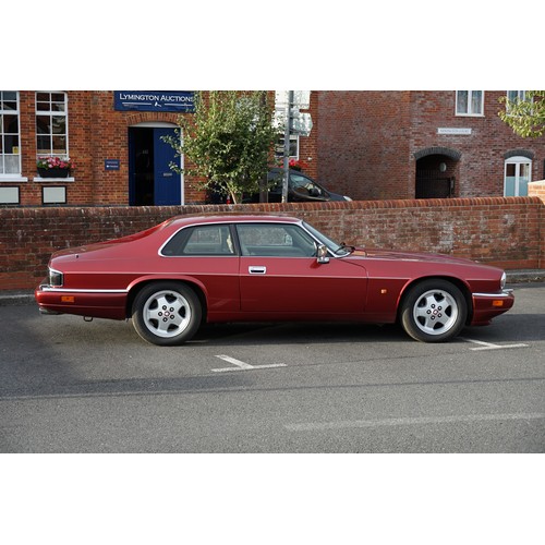 564 - A 1993 Jaguar XJS in a fantastic Deep Metallic Red. The XJS has done approx. 119,000 miles. Automati... 
