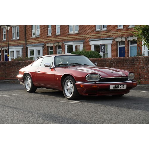 564 - A 1993 Jaguar XJS in a fantastic Deep Metallic Red. The XJS has done approx. 119,000 miles. Automati... 