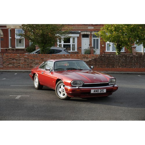 564 - A 1993 Jaguar XJS in a fantastic Deep Metallic Red. The XJS has done approx. 119,000 miles. Automati... 