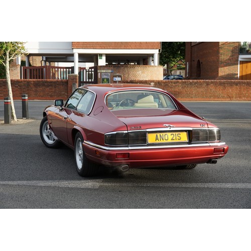 564 - A 1993 Jaguar XJS in a fantastic Deep Metallic Red. The XJS has done approx. 119,000 miles. Automati... 
