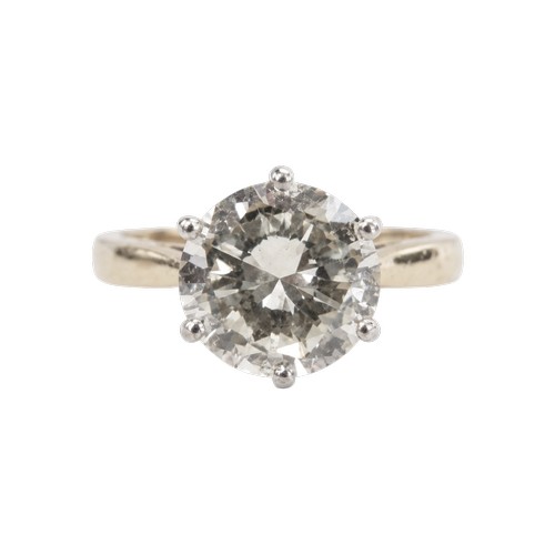 A Lovely 2.9ct Diamond Solitaire Engagement Ring. The Stone is mounted in an 18ct yellow Gold Ring. The stone is set with 6 white claws. Weight: Stone Measurements. Size: M. Approx 8.75mm diameter, depth 5.25mm.