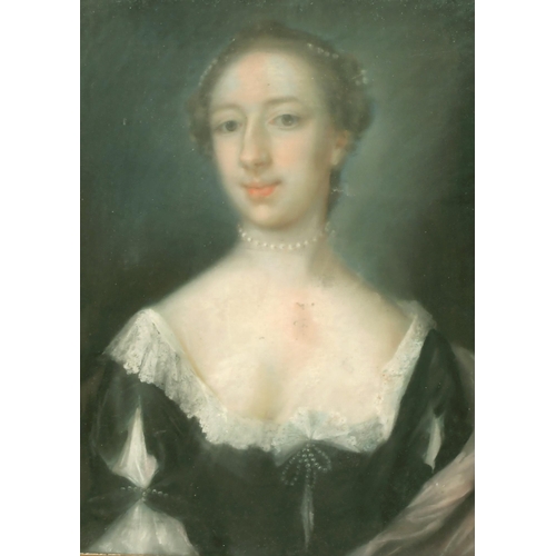 25 - Circle of John Russell (1745-1806) British. Bust Portrait of a Lady in a Pearl Necklace, Pastel, in ... 