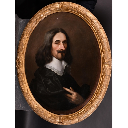 43 - Circle of William Dobson (1611-1646) British. Bust Portrait of a Man, Oil on canvas, Oval, In a carv... 