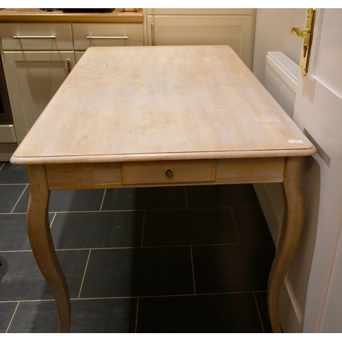 524 - Wooden kitchen table, 77 x 140 x 80cm