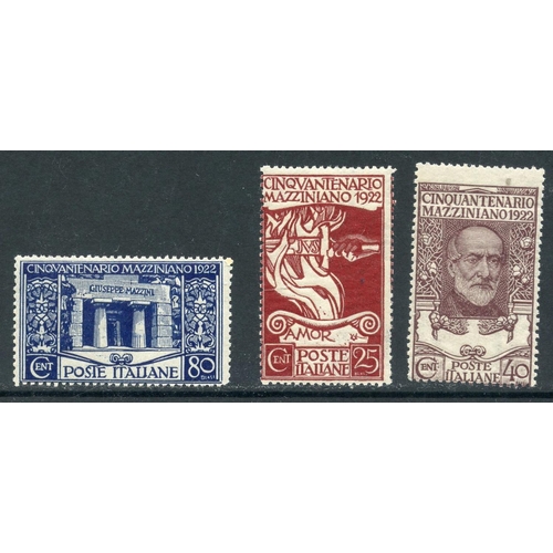 552 - ITALY 1922 Mazzini's Death set um. SG 126 - 28. Cat £86.