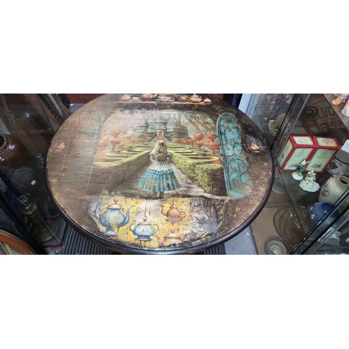 536 - Alice in wonderland cast pub table
victorian base