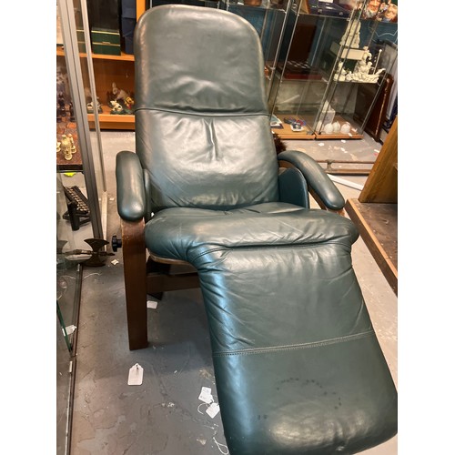 550 - GREEN LEATHER ZERO GRAVITY RECLINING CHAIR