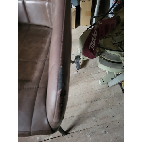 565 - BROWN LEATHER DINING CHAIRS 
PLEASE NOTE THIS ITEM IS LOCATED AT THE REUNION BAR, LOFTUS, TS13 4RJ. ... 